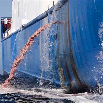 Transport maritime et pollution : rejets illégaux en mer